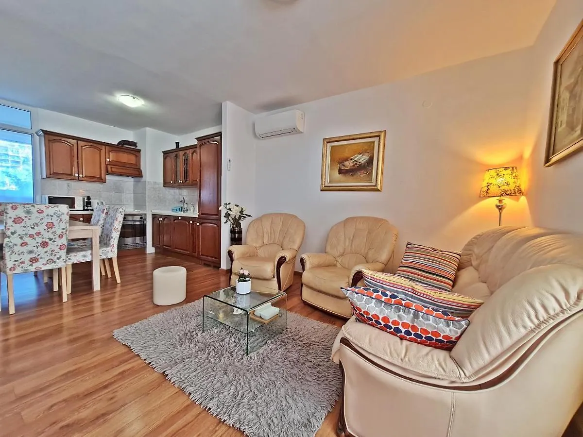 Apartment Nina Marie II 斯普利特