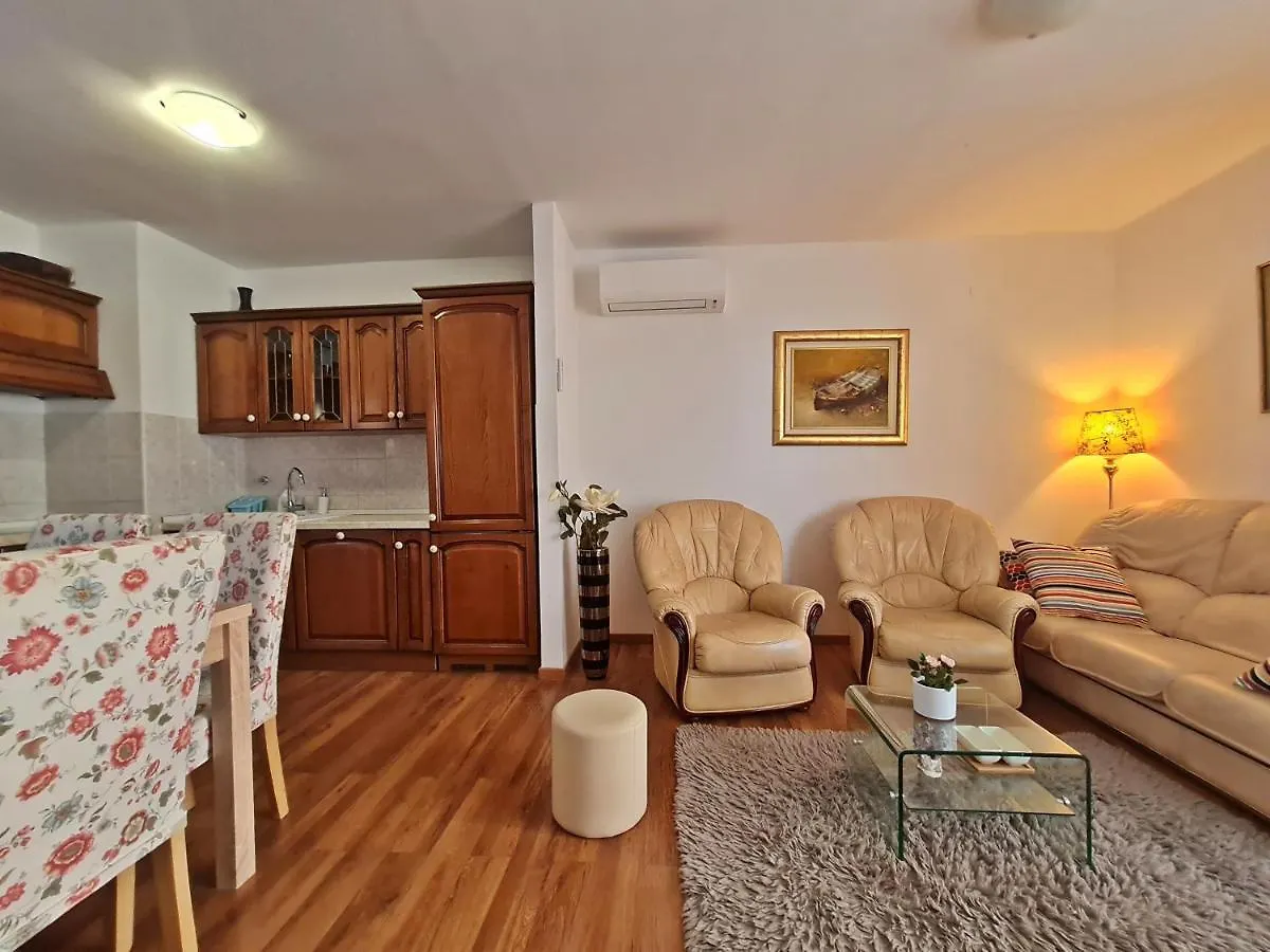 Apartment Nina Marie II 斯普利特 0*,